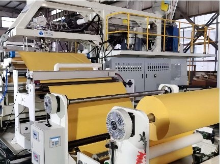 客戶生產現場- PE兼可降解（PBAT PLA 澱粉）材料淋膜（mó）生產線